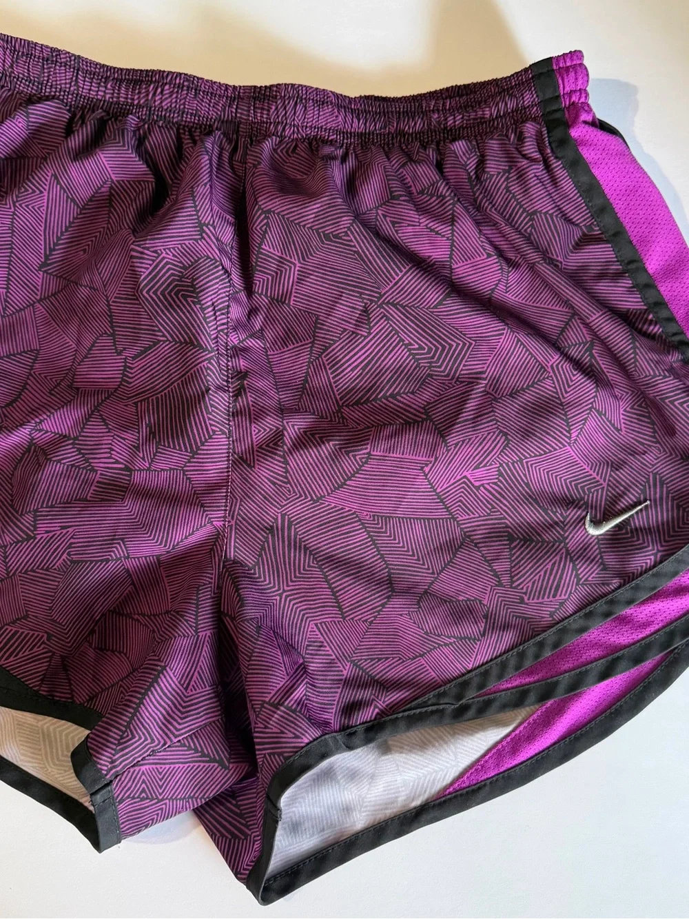 Nike Women's Magenta Geometric Print Athletic Shorts